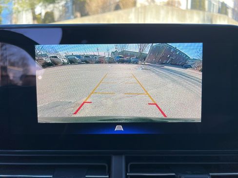 Used 2024 Chevrolet Trax ACTIV w/ Sunroof Package image 21