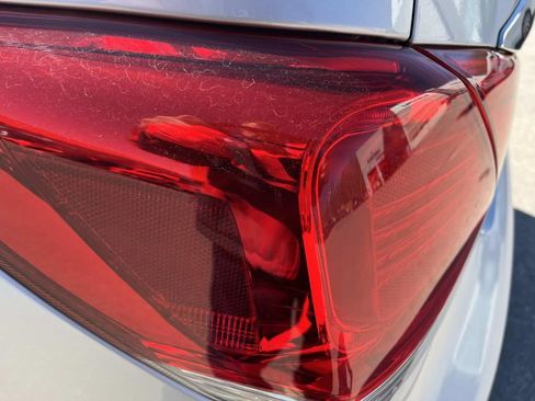 Used 2011 Toyota Avalon Limited image 10