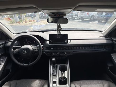 Used 2025 Honda Accord SE image 10