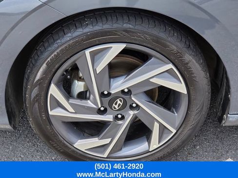 Used 2025 Hyundai Elantra SEL FWD image 20