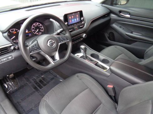 Used 2022 Nissan Altima 2.5 S FWD image 2