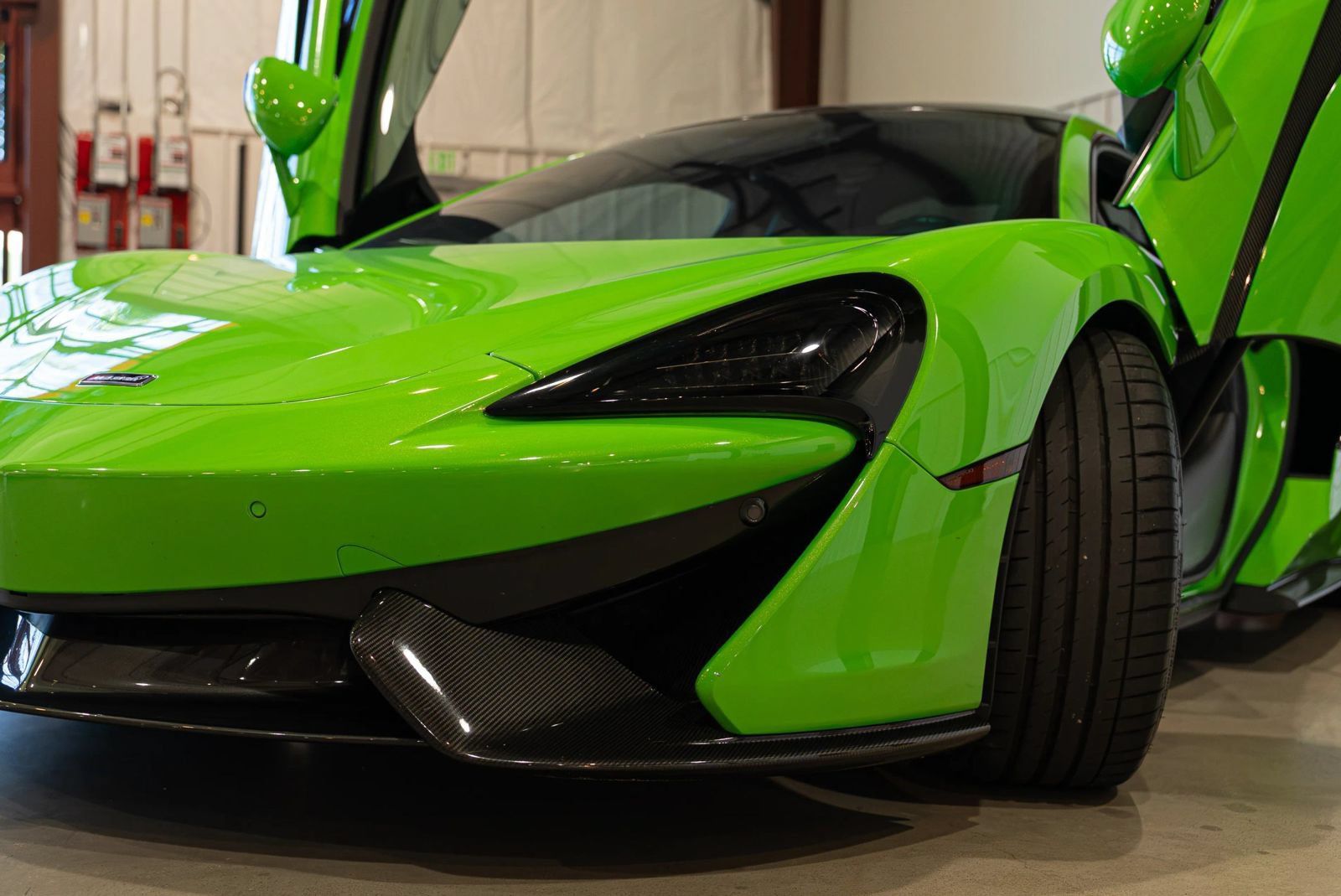 Used 2016 McLaren 570S Coupe RWD image 3