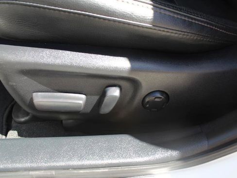 Used 2018 Toyota Avalon Touring w/ Carpet Mat Package FWD image 10