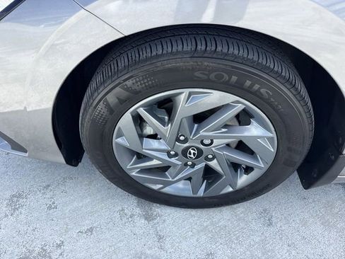Used 2024 Hyundai Elantra SEL image 10