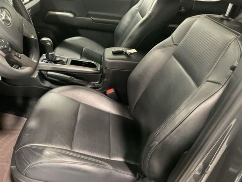 Used 2023 Toyota Tacoma Limited AWD/4WD image 11