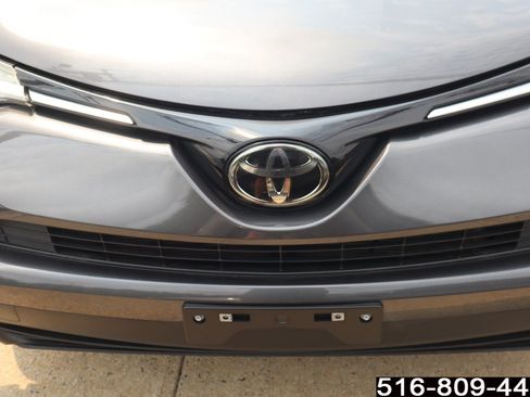 Used 2018 Toyota RAV4 LE w/ All Weather Liner Package AWD/4WD image 26