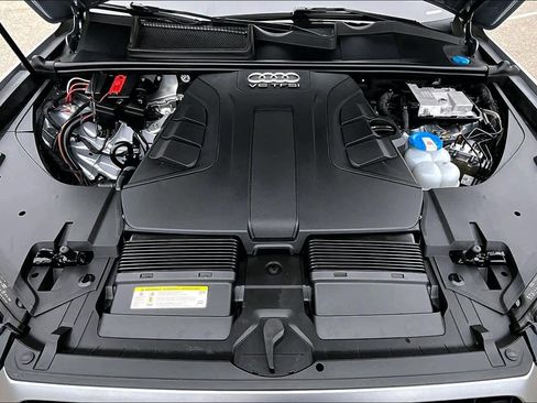 Used 2017 Audi Q7 3.0T Premium Plus w/ Premium Plus Package image 32