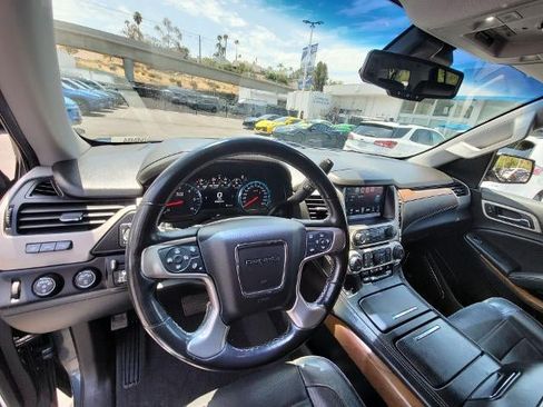 Used 2020 GMC Yukon XL Denali AWD/4WD image 11