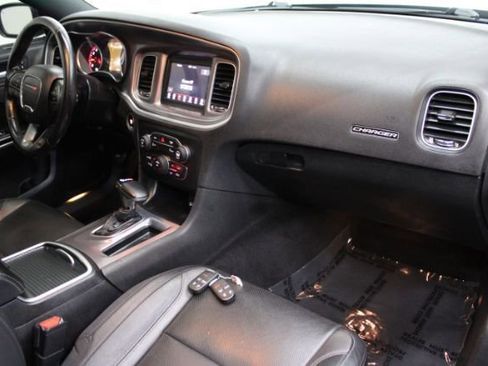 Used 2019 Dodge Charger SXT w/ Leather Interior Group image 23