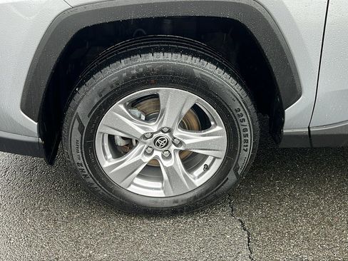 Used 2022 Toyota RAV4 XLE w/ Convenience Package image 8