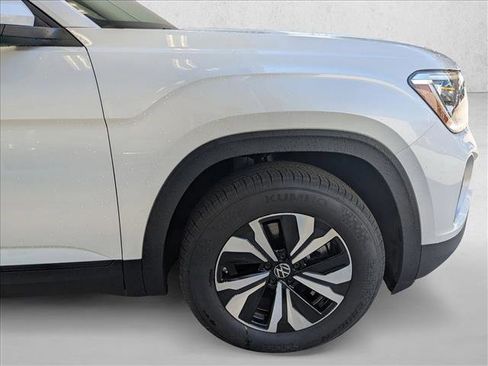 New 2026 Volkswagen Atlas SE image 8