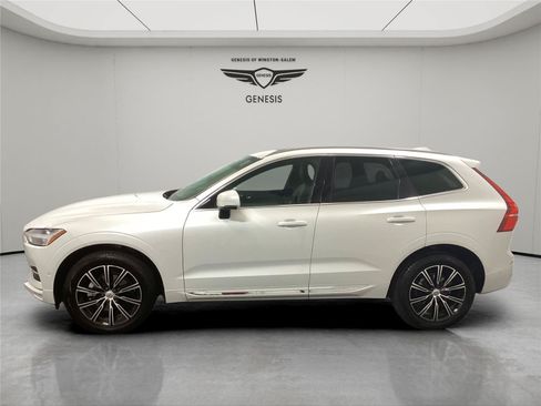 Used 2019 Volvo XC60 T5 Inscription w/ Protection Package FWD image 2
