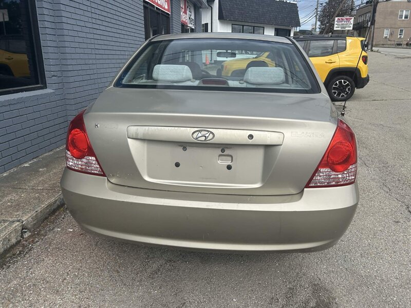 Used 2005 Hyundai Elantra GLS FWD image 3