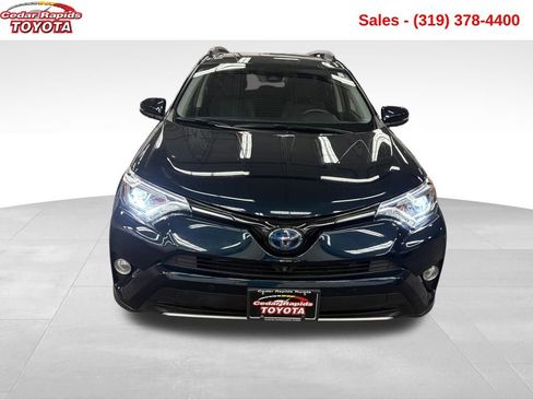 Used 2018 Toyota RAV4 Limited image 9