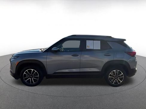 Used 2025 Chevrolet TrailBlazer LT image 9