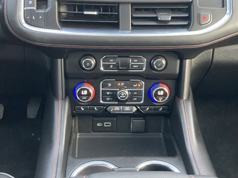 Used 2021 Chevrolet Tahoe RST image 16