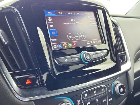 Used 2023 Chevrolet Traverse LT image 37