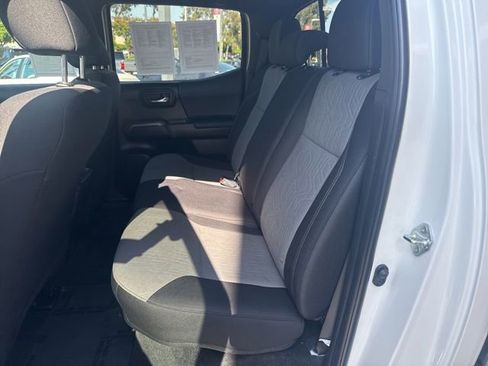 Certified 2023 Toyota Tacoma TRD Off-Road AWD/4WD image 34