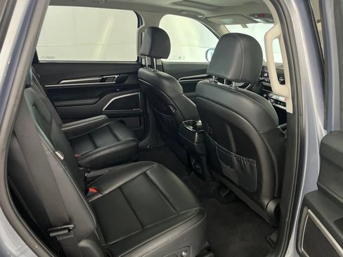 Used 2025 Kia Telluride S FWD image 24