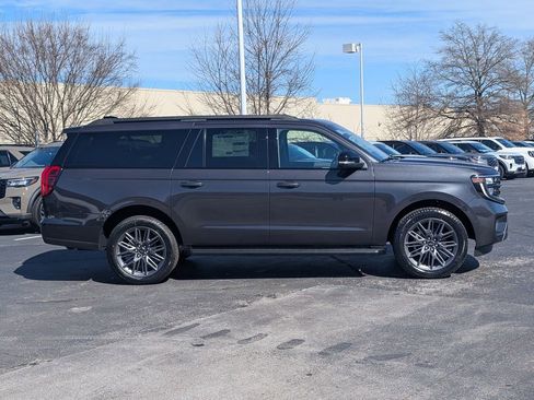 New 2026 Ford Expedition Max Platinum image 3