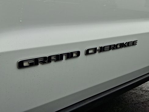 Certified 2017 Jeep Grand Cherokee Limited AWD/4WD image 30