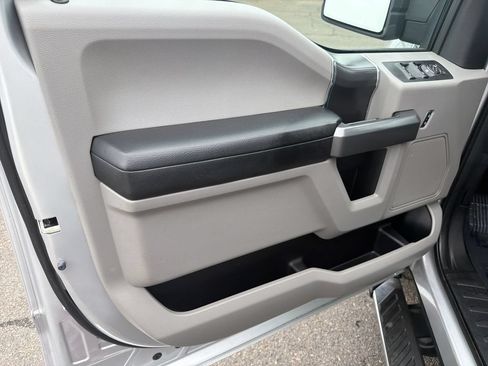 Used 2017 Ford F150 XLT w/ Equipment Group 302A Luxury AWD/4WD image 10