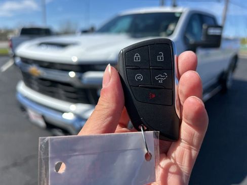 Used 2025 Chevrolet Silverado 2500 LT w/ Convenience Package image 49