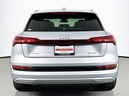 Used 2023 Audi e-tron Premium AWD/4WD image 3