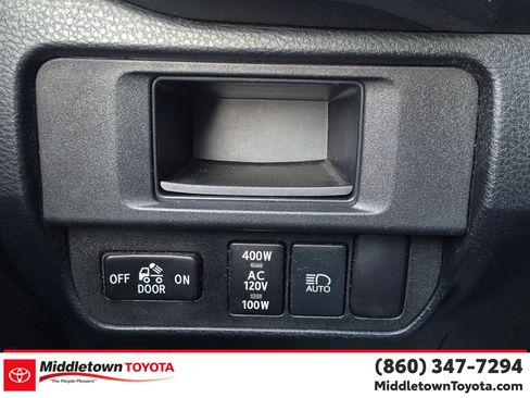Used 2019 Toyota Tacoma TRD Off-Road w/ Technology Package AWD/4WD image 1