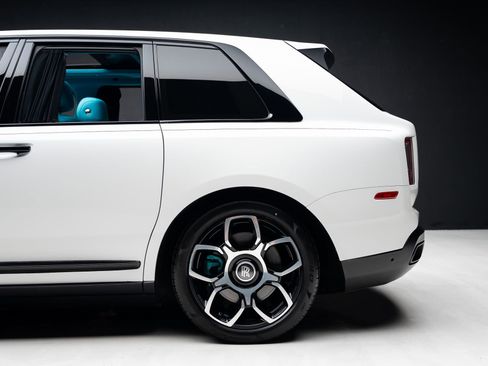 Used 2019 Rolls-Royce Cullinan AWD/4WD image 21