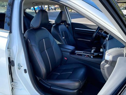 Used 2024 Nissan Altima 2.5 SR image 8