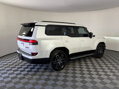 Used 2024 Lexus GX 550 w/ Accessory Package (Z1) AWD/4WD image 9