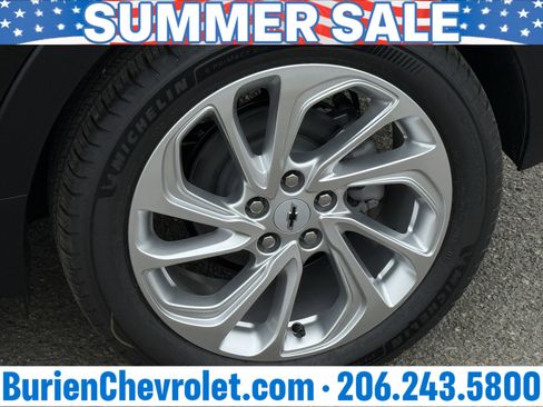 New 2027 Chevrolet Bolt LT w/ Comfort Package FWD image 29