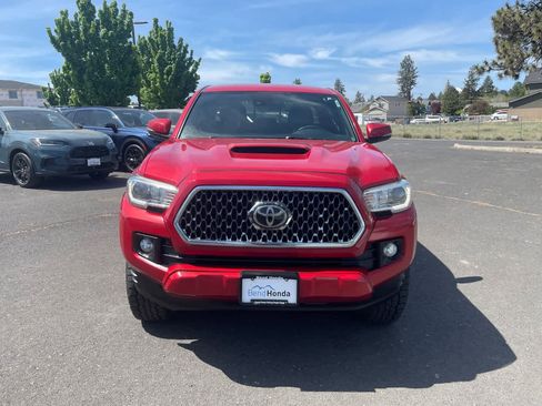 Used 2019 Toyota Tacoma TRD Sport w/ Technology Package AWD/4WD image 8
