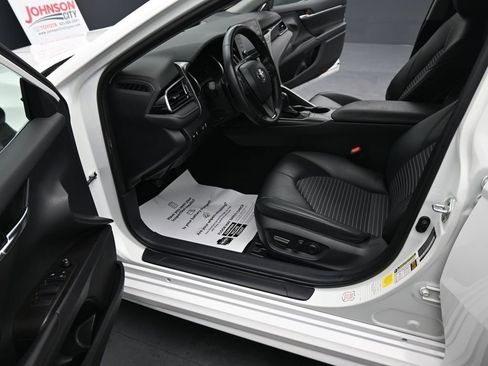 Used 2024 Toyota Camry SE image 17