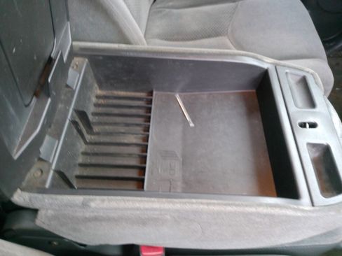 Used 2006 Chevrolet Silverado 2500 LT w/ Snow Plow Prep Package image 17