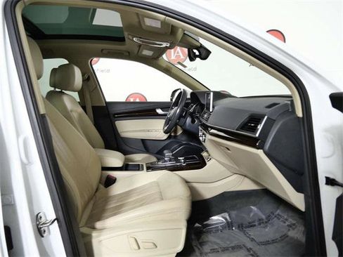 Used 2018 Audi Q5 2.0T Premium Plus w/ Premium Plus Package image 11