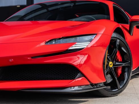 Used 2021 Ferrari SF90 Stradale AWD/4WD image 21