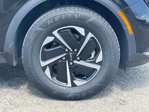 Used 2023 Kia Sportage LX image 9