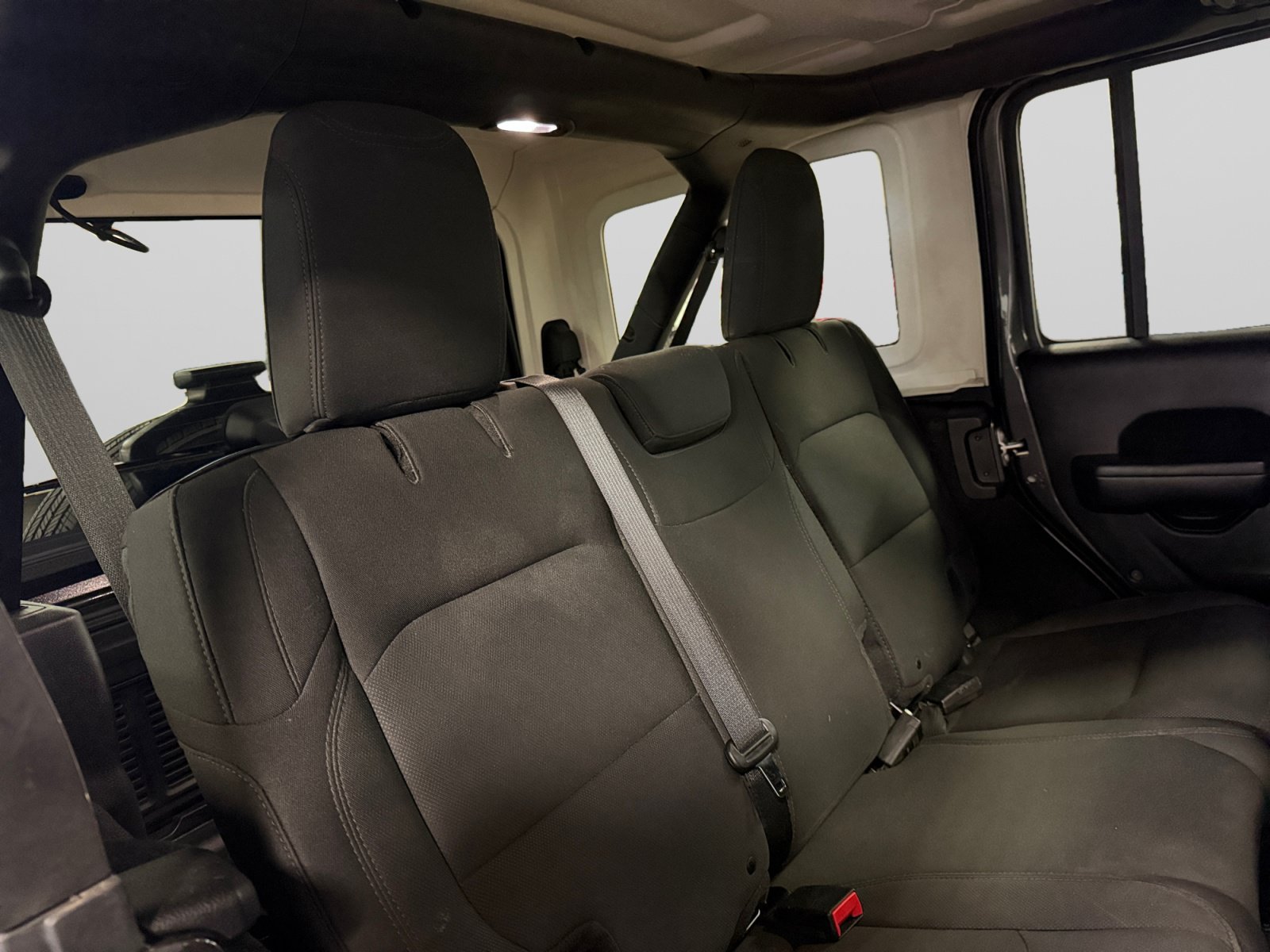 Used 2018 Jeep Wrangler Unlimited Sport AWD/4WD image 25