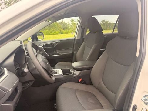 Used 2025 Toyota RAV4 LE FWD image 9