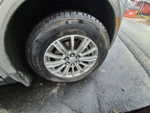 Used 2019 Cadillac XT5 Luxury image 9