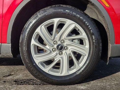 Certified 2022 Lincoln Corsair FWD image 9