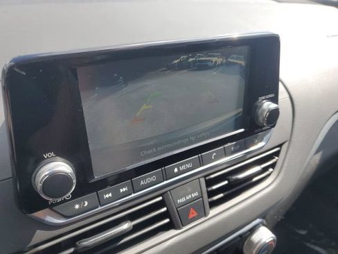Used 2023 Nissan Altima 2.5 S FWD image 23