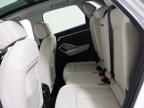 Used 2025 Audi Q3 2.0T Premium w/ Convenience Package image 24