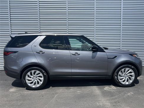 New 2025 Land Rover Discovery S AWD/4WD image 5