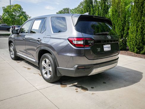 Certified 2025 Honda Pilot EX-L image 8
