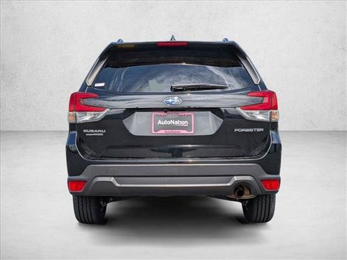 Used 2024 Subaru Forester Premium AWD/4WD image 7