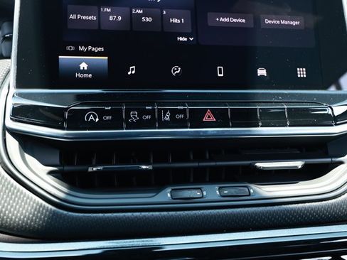 New 2026 Jeep Compass Latitude AWD/4WD image 18