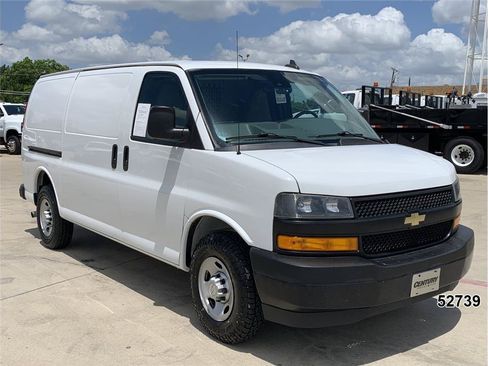 Used 2020 Chevrolet Express 2500 w/ Safety Package RWD image 3
